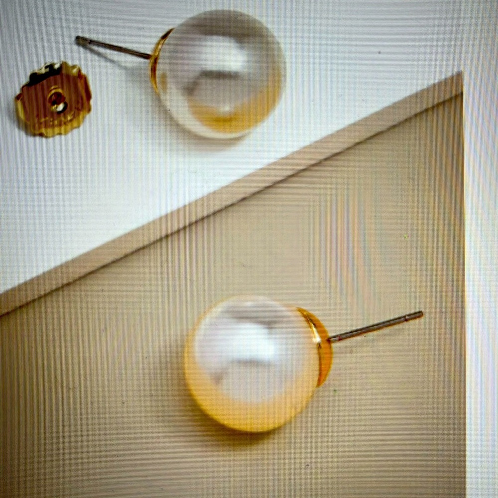 ZENZII brand new chunky bead stud earring
